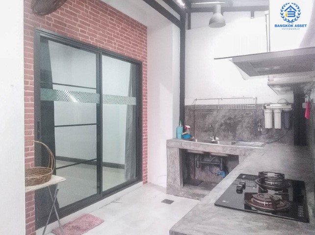 *****ทาวน์เฮ้าส์มือสองย่านปทุมธานี ม.ลิฟวิ่ง เรสซิเดนซ์ รังสิต-ราชพฤกษ์ เนื้อที่ 27.5 ตร.ว. ฟังก์ชัน 4 ห้องนอน 3 ห้องน้ำ 4 ที่จอดรถ แถมฟรี! 4 เครื่องปรับอากาศ 2 เครื่องทำน้ำอุ่น และอื่นๆ ใกล้รถไฟฟ้าสายสีแดง "สถานีรังสิต", มหาวิทยาลัยรังสิต และทางด่วน "บางพูน"